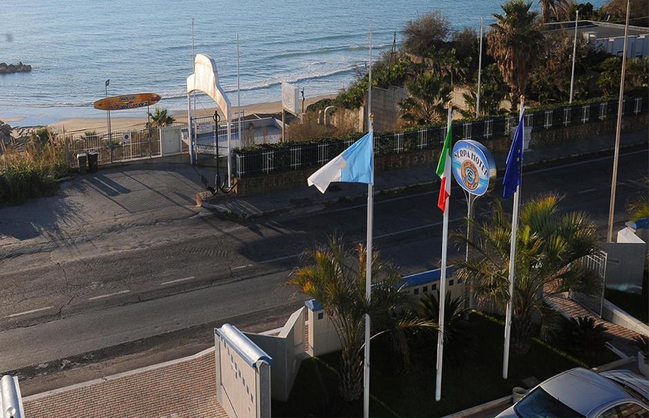 Serpa Hotel Anzio Exterior foto